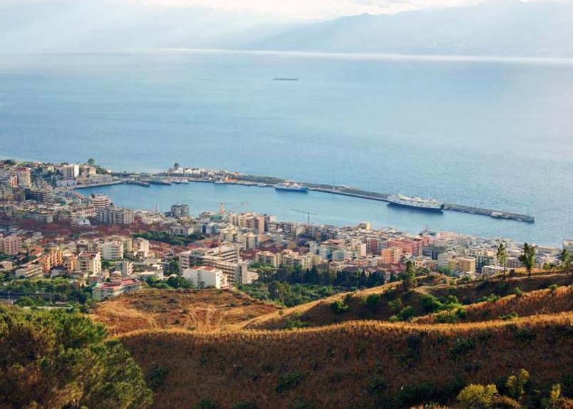 Reggio Central House Low Cost Per 4 Reggio Calabria Exterior photo